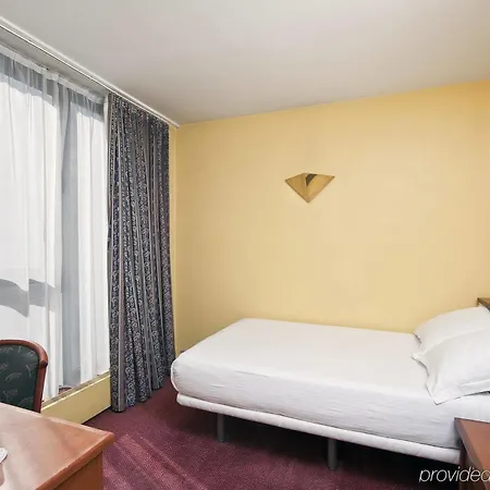 Hotel Brussels Отель