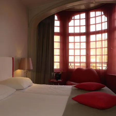 Monty Small Design Hotel 2*