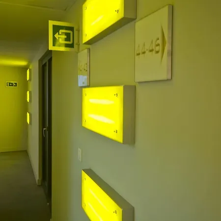 B-aparthotel Grand Place 4*