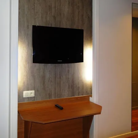 슬립 웰 유스 호스텔 *