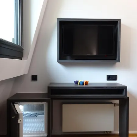 Sleep Well Youth Брюссель