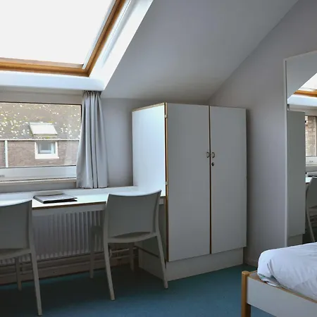 Hostel Des 3 Fontaines Auderghem