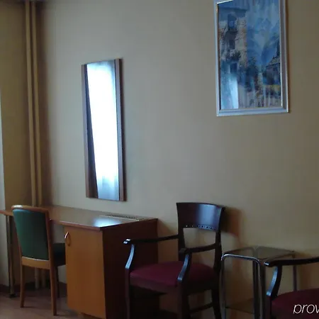 Albert Hotel 2*