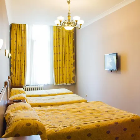 Continental Hotel 2*