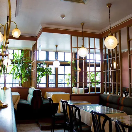 Continental Hotel 2*