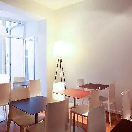 Hotel Theater 2*