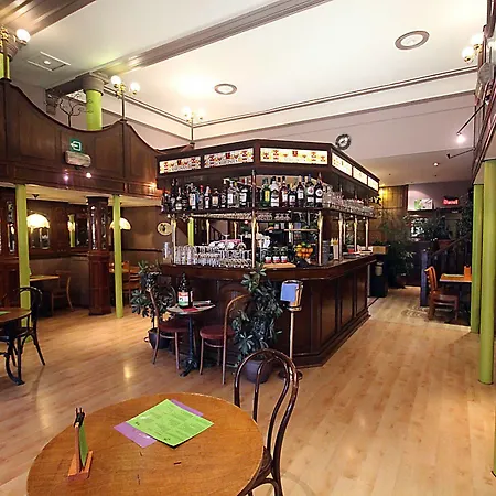 Hotel Derby Merode 2*