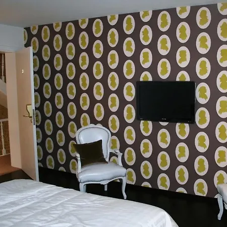 Esperance Hotel 3*