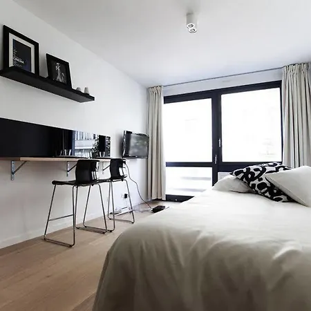 Chic Suisse Flat - Metro Louise Brussels
