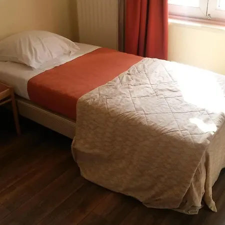 Queen Mary Hotel 3*