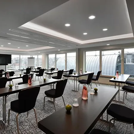 Park By Radisson Centre Midi Hotel