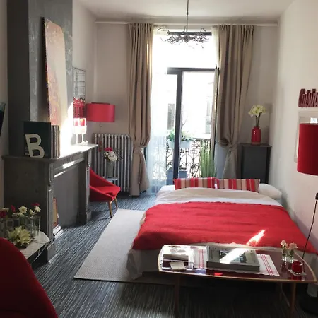 D&f Suites Bed & Breakfast