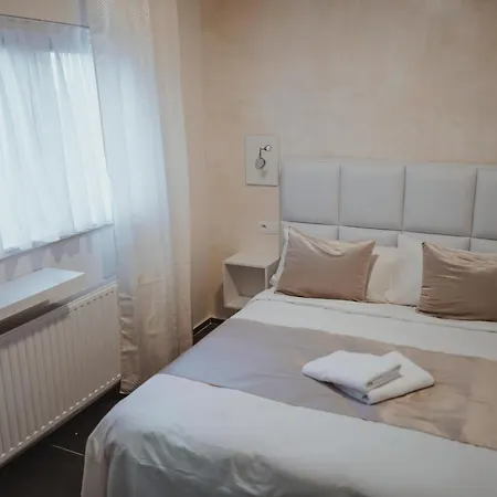 Hotel Onyx Expo 3*