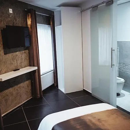 Hotel Onyx Expo 3*