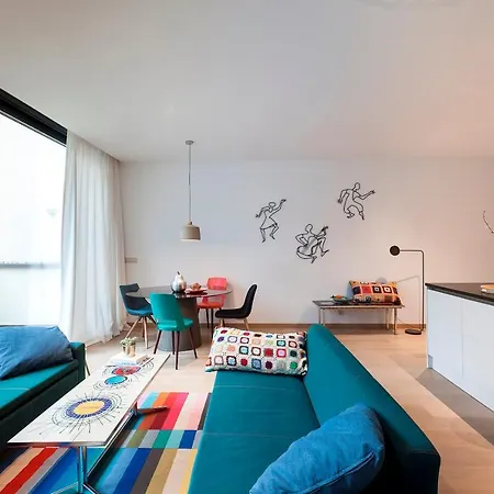 Unit 6 - Colorful Smart Triplex Private Garden & Parking * Brussel