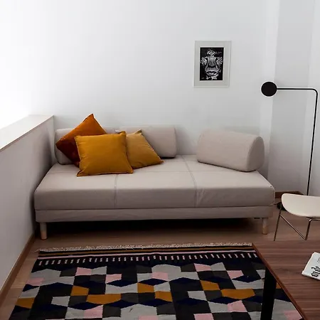 Unit 5 - Trendy Smart Triplex Private Garden & Parking *