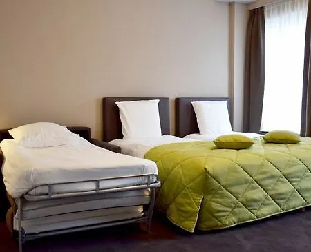 9hotel Chelton Hotell