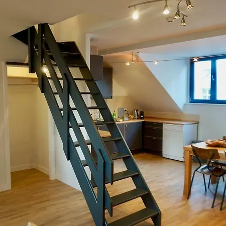 Апартаменты Unit 8 - Charming Loft Apt. Near Avenue Louise Free Parking *