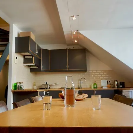 Апартаменты Unit 8 - Charming Loft Apt. Near Avenue Louise Free Parking Брюссель