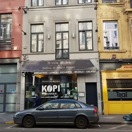 Апартаменты Unit 8 - Charming Loft Apt. Near Avenue Louise Free Parking *