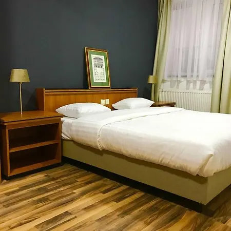 Hotell Bentley New 3*