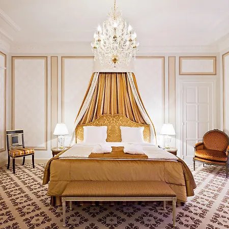 Metropole Hotel