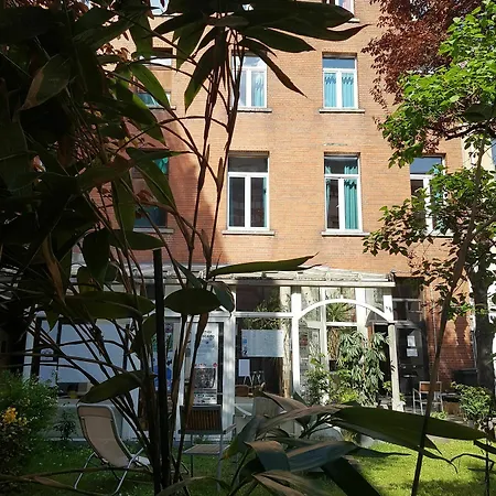 Gogh Youth Centre Hostel *