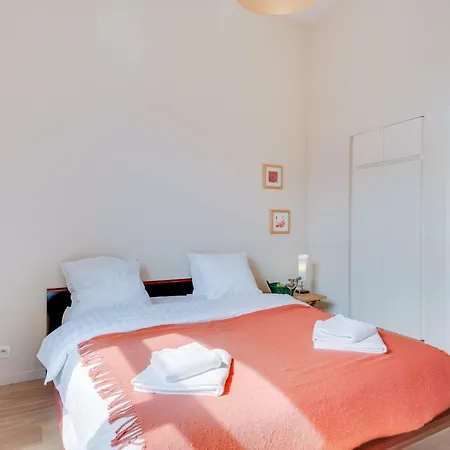 St Catherine Charming 1 Bedroom Central *