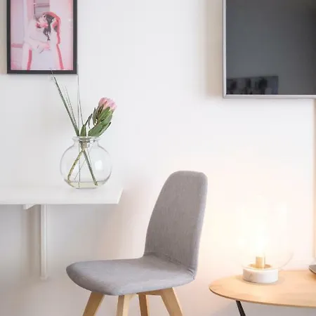 Artichic Apartment *