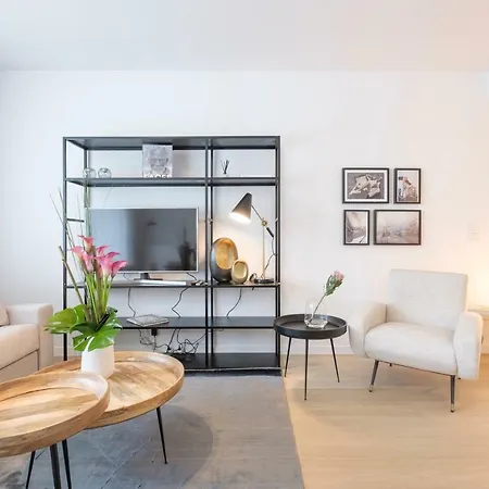 Artichic Apartment *