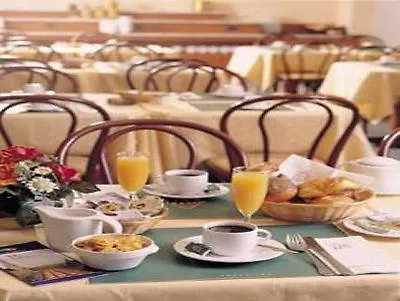 Aris Grand Place Hotel