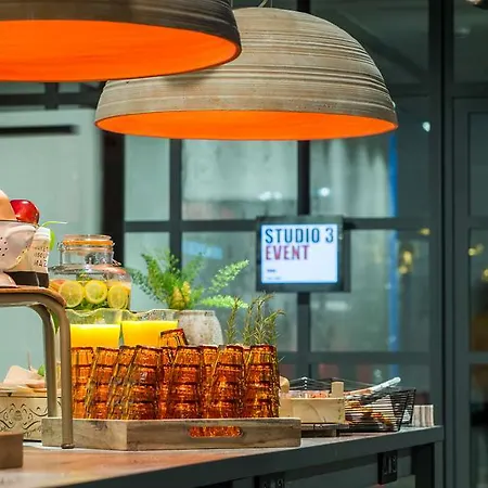 Radisson Red 4* Brusel
