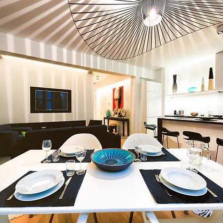 Charles - Grand Place Apartmanhotel