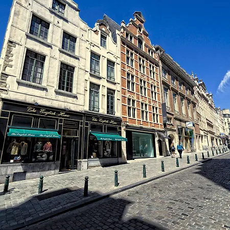 Charles - Grand Place 4*