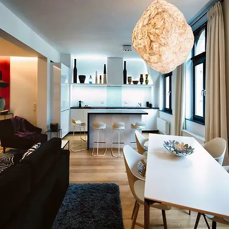 Aparthotel Charles Home - Grand Place Aparthotel 4*