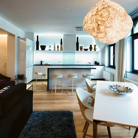 Charles - Grand Place 4*