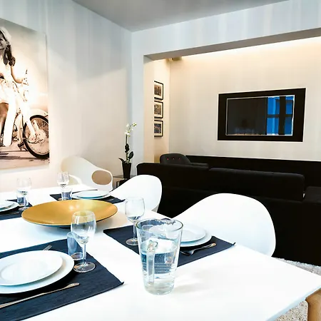 Charles - Grand Place 4*