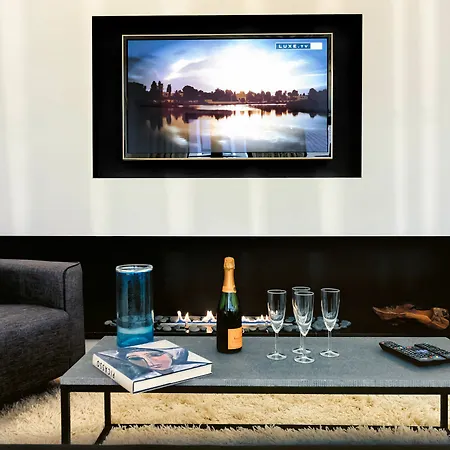 Charles - Grand Place Apartmanhotel 4*