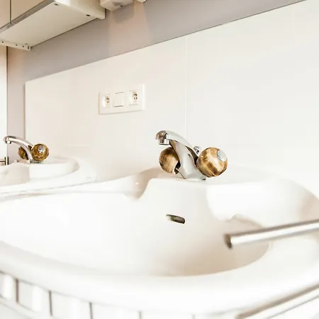 Schuman Square - Eu Apartman