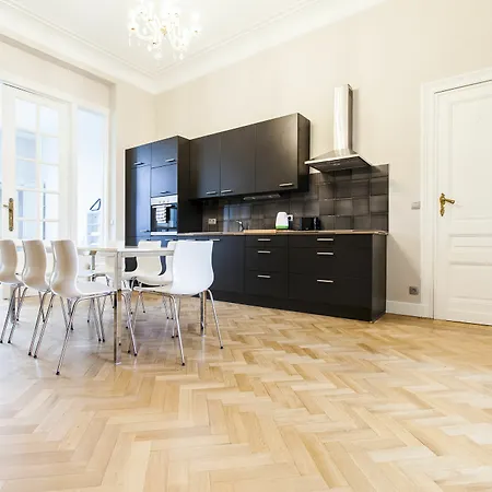 Schuman Square - Eu Apartman *