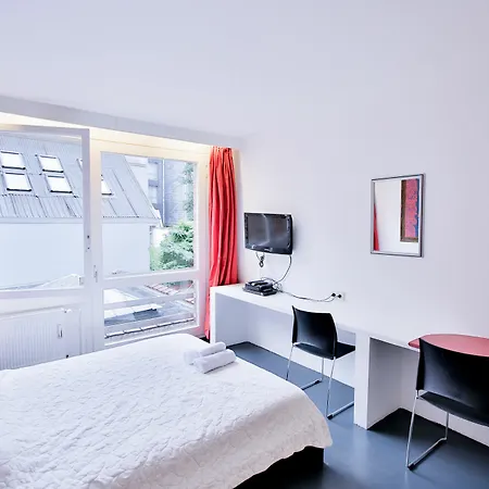 Chic Suisse Flat - Metro Louise * Brussels