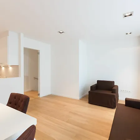 Appartement Regent 55 *