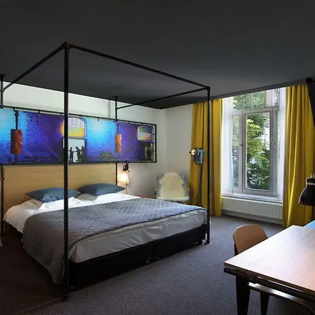Zoom Hotel 4*