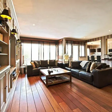 With 2 Bedrooms In Uccle, With Enclosed Garden And Wifi Brüsszel