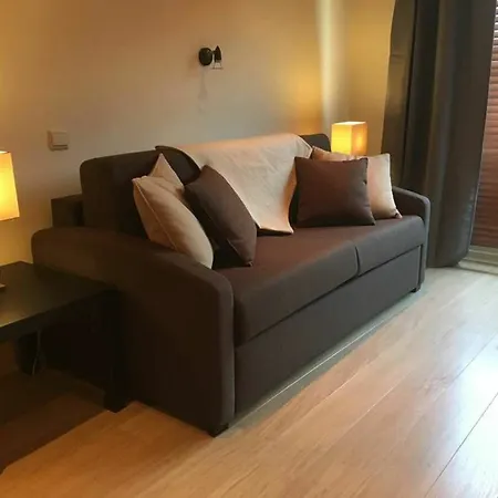 Apartman With 2 Bedrooms In Uccle, With Enclosed Garden And Wifi