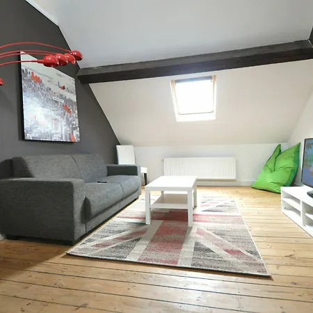 Urban Eu Aparthotel 2*