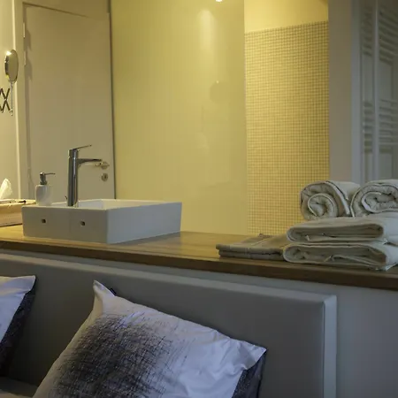 Living In Brûsel, Urban 5*