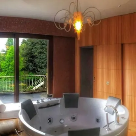 Le Manoir Du Prince De Liege Oda ve Kahvaltı Brüksel