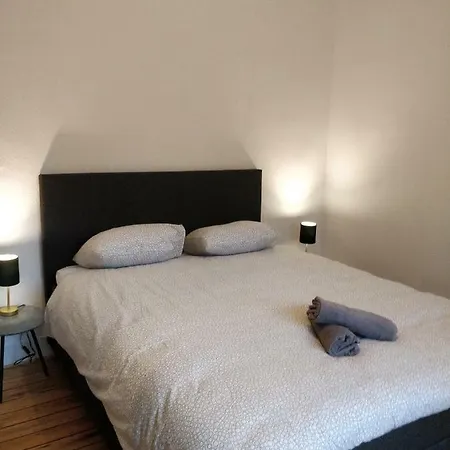 Center Apartment *