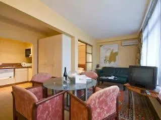 B-aparthotels Louise Aparthotel